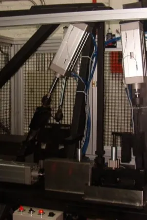 Dispositivo con actuadores montado en estructura